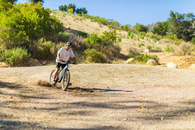 Trap richting avontuur: ontdek comfortabele e-bikes voor lange ritten en verre dromen